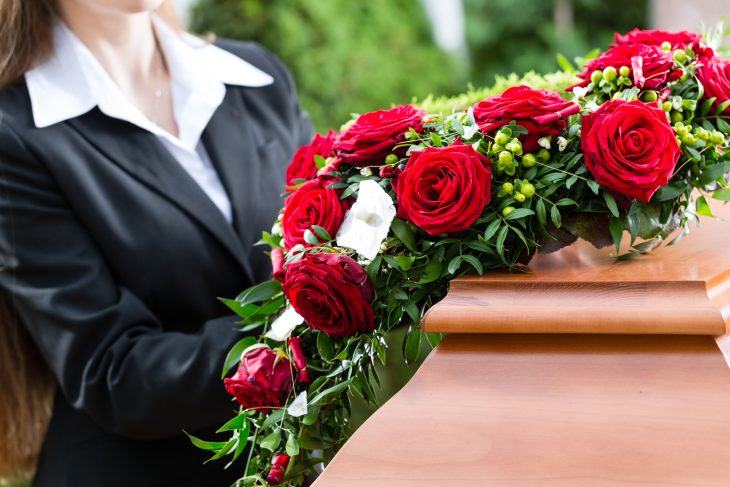 Plaque funéraire pas chère : où s’en procurer